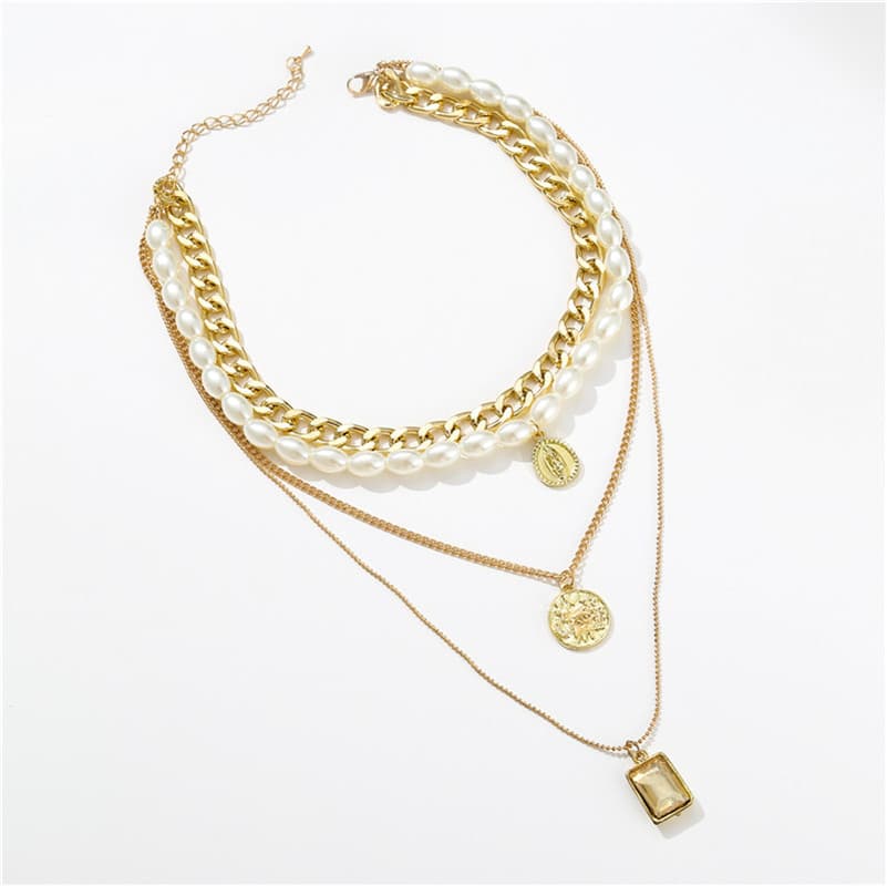 Collier vintage pièce et perles