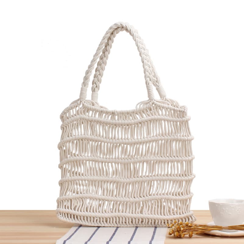Sac carré en paille tressée