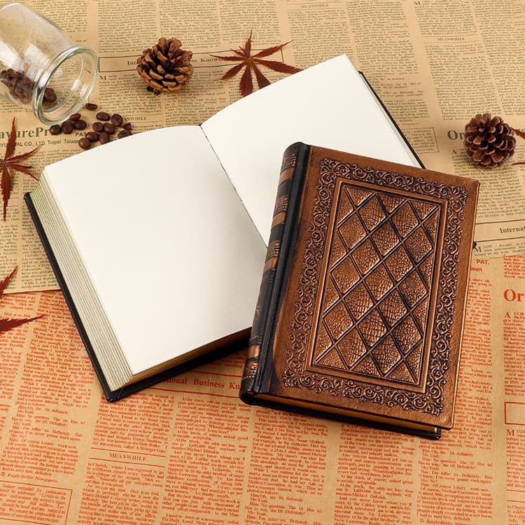 Carnet effet cuir gravé