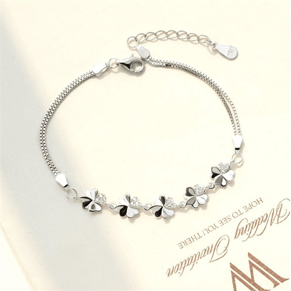 Bracelet trèfles à quatre feuilles