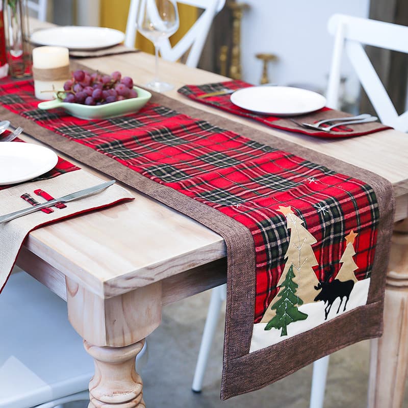 Chemin de table de Noël rouge