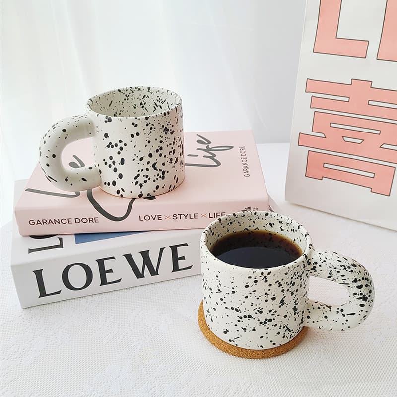 Mug en céramique mouchetée