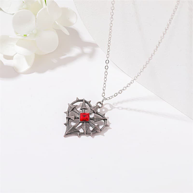 Collier gothique cœur rouge