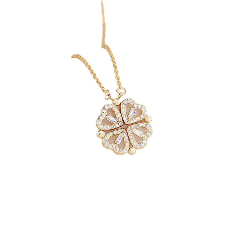 Collier trèfle en cœurs