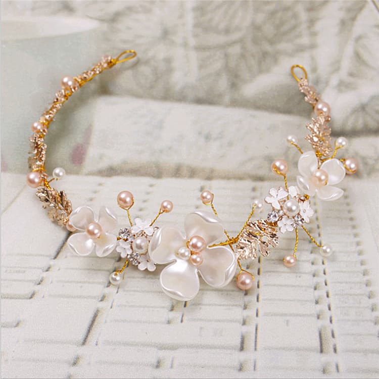 The bride wedding headdress ornaments pearl ceramic golden hoop