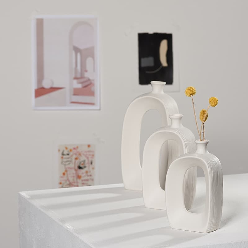 Vase en céramique blanche