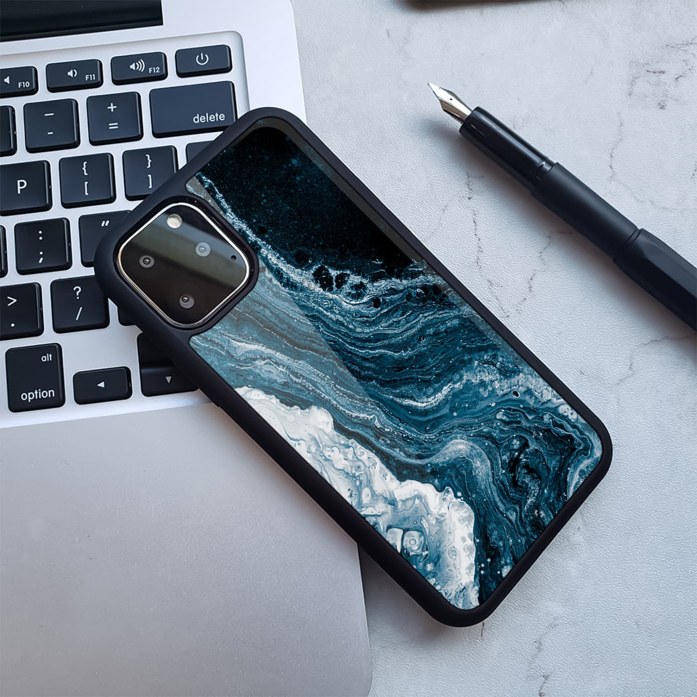Marbled mobile case