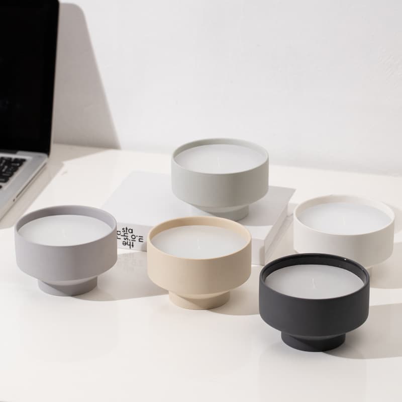 Pot à bougie en céramique mate