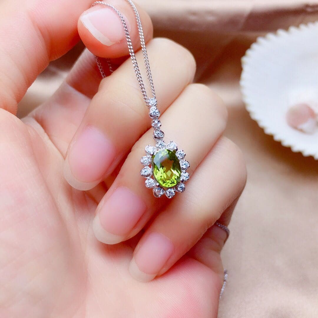 Olivine set crystals are transparent and pure