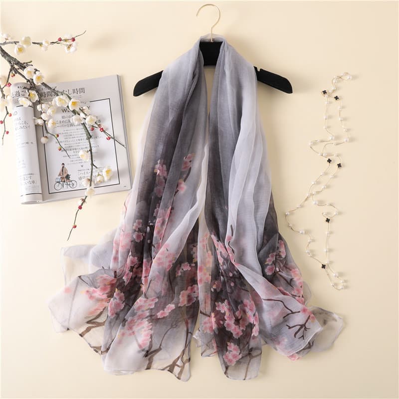 Antique Printed Elegant Scarf Ladies Sunscreen