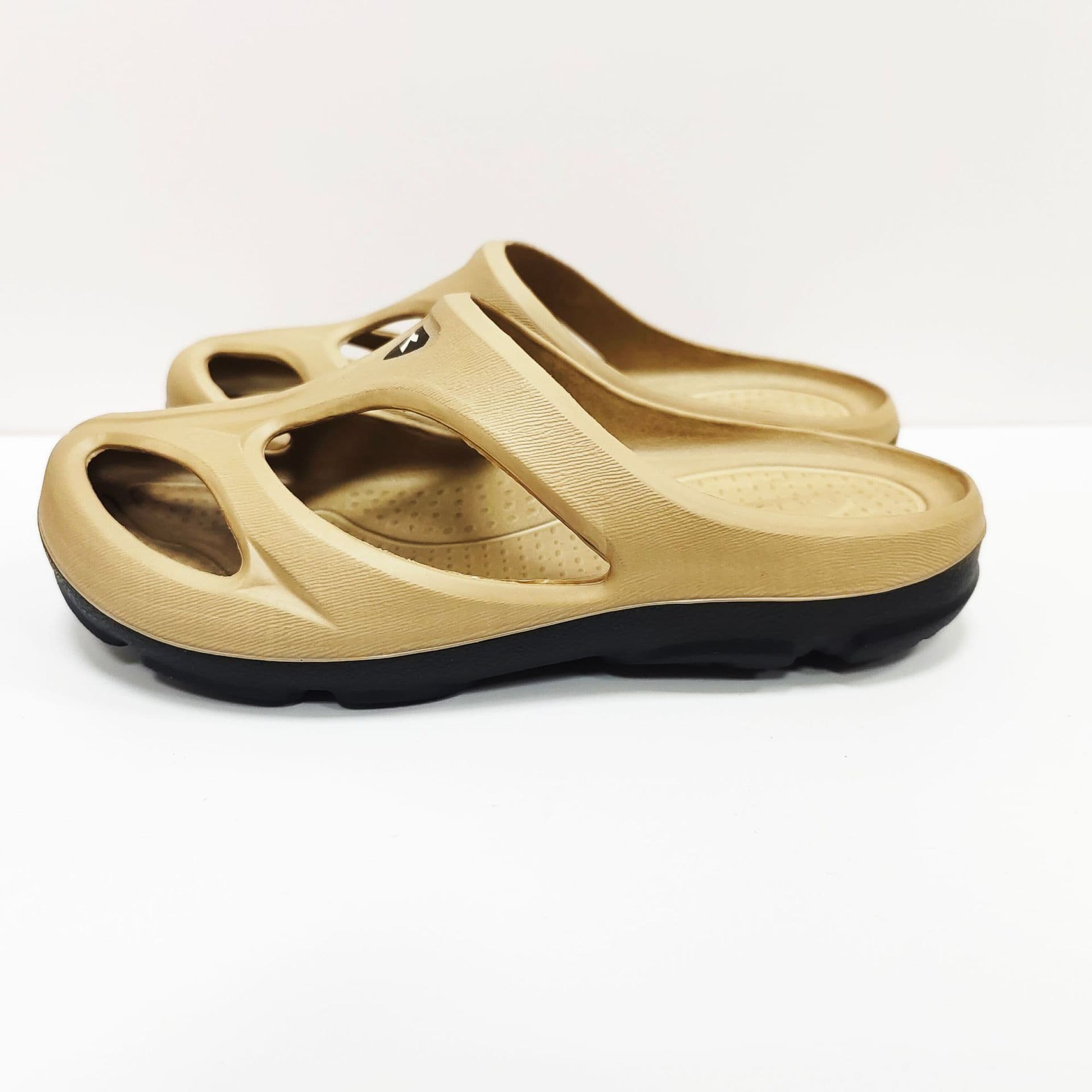 Flat Hole Shoes For Men